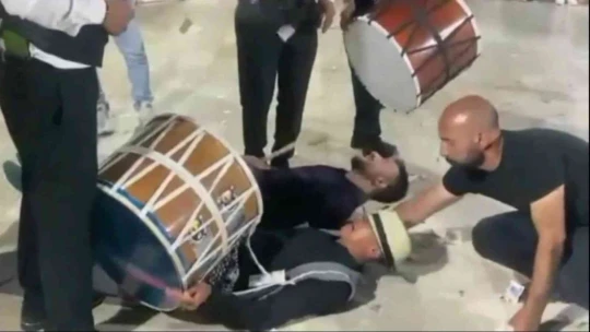 Davulcu sünnet düğününde kendinden geçti