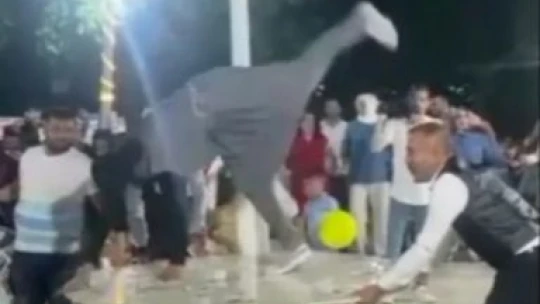 Davulcu sünnet düğününde kendinden geçti