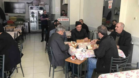 Dayanışmanın en güzel örneği: Dükkanının işletmesini bir yıllığına ücretsiz olarak depremzedeye devredecek
