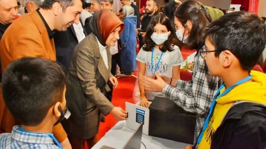Dene yap proje şenliğiyle genç yetenekler iş başında