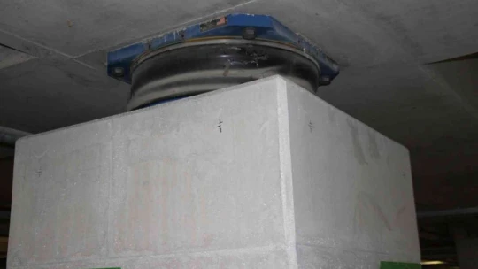 Deprem izolatörü şiddeti yarı yarıya az hissettiriyor