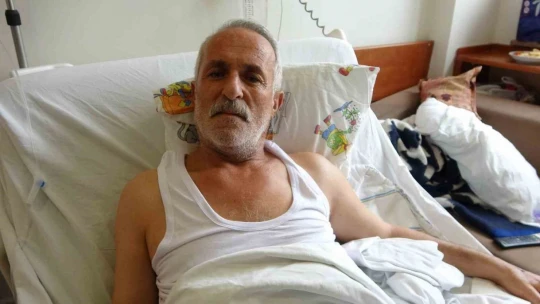 Depremde eşini kaybeden ve kendi enkaz altından çıkartılan depremzede, 'Sanki bir rüzgar geldi evi götürdü'