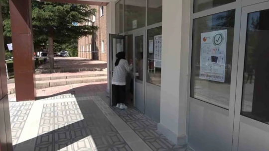 Depremde her şeyini kaybeden Malatyalı genç, Elazığ'da 1 dakika ile sınava giremedi