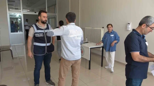 Depremde her şeyini kaybeden Malatyalı genç, Elazığ'da 1 dakika ile sınava giremedi