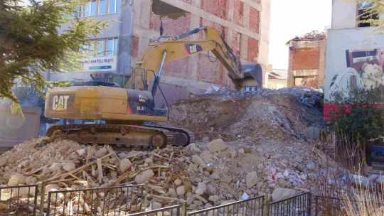 Depremde TOKİ farkı