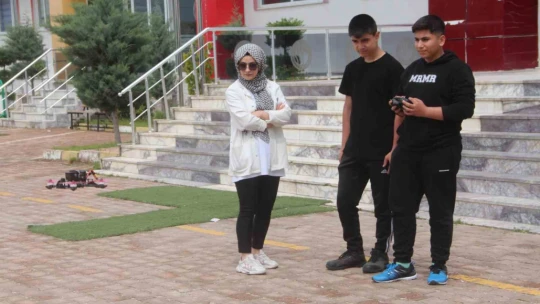 Depremden dolayı yarım kalan hayalini Elazığ'da gerçekleştirdi, güneş enerjili yarış dronu yaptı