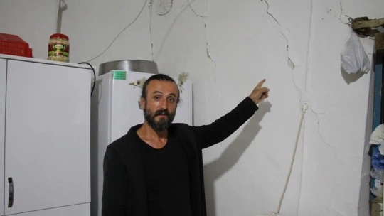 'Yıkılan Ev Yok,Çatlaklar,Hasarlar Var'