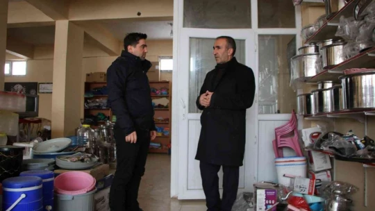 Depremin merkez üssü Sivrice'de kaymakamlık, esnafı yalnız bırakmıyor