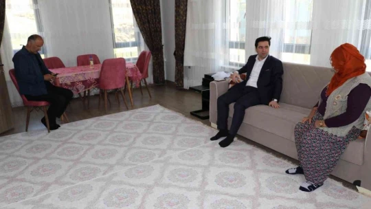 Depremin merkez üssü Sivrice'de vatandaşlar çifte bayram yaşıyor