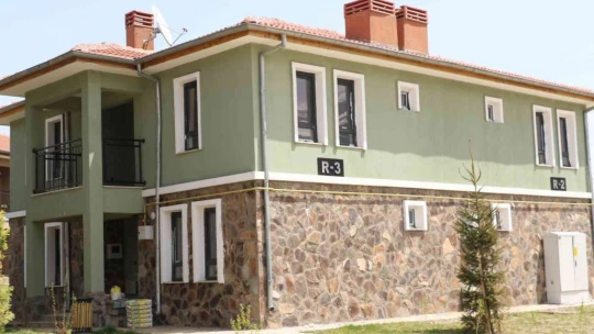 Depremin merkez üssü Sivrice'de vatandaşlar çifte bayram yaşıyor