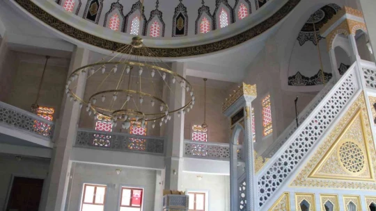 Göl manzaralı depremzede konutları hazır