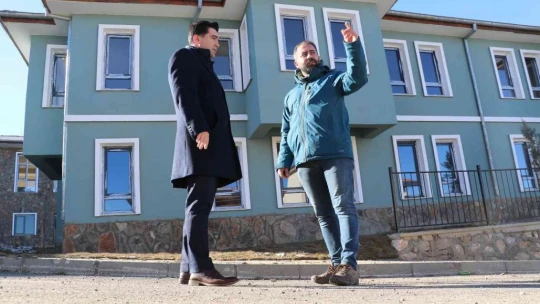 Depremin merkezi Sivrice'deki göl manzaralı TOKİ konutları tamamlandı