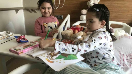 Depremin simge ismi minik Yağmur, 'Artık üşümüyorum aksine terliyorum'