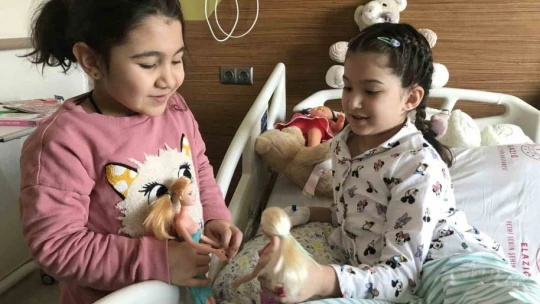 Depremin simge ismi minik Yağmur, 'Artık üşümüyorum aksine terliyorum'
