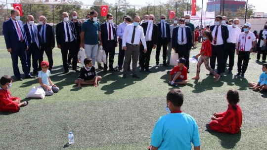 Depremzede çocuklar geleneksel oyunlarla eğlendi