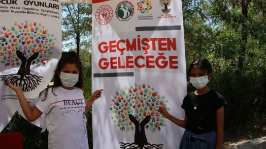 Depremzede çocuklar geleneksel oyunlarla eğlendi