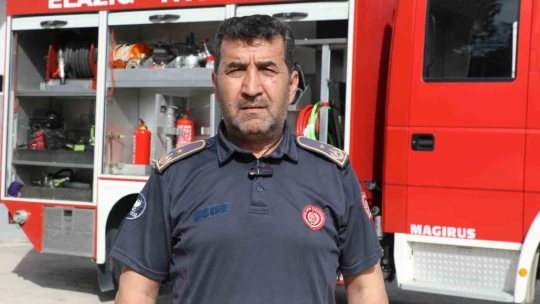 Depremzede itfaiyeciler ailelerini bırakıp yardımı koştu