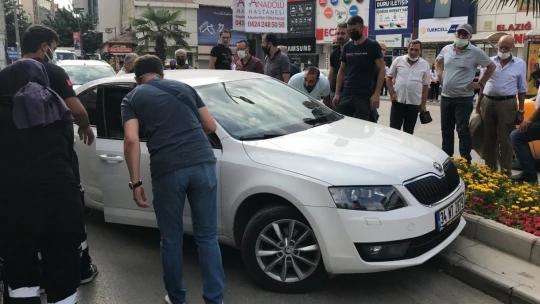 Direksiyon başında kalp krizi geçirdi, imdadına vatandaşlar yetişti