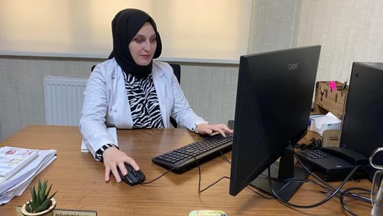 Diyetisyen Gülben Uç: 'Günde ortalama 3 litre su tüketilmelidir'