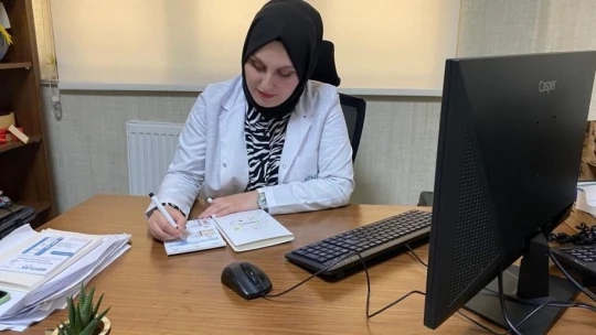 Diyetisyen Gülben Uç: 'Günde ortalama 3 litre su tüketilmelidir'