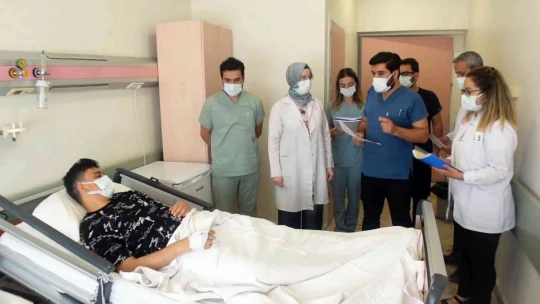 Doç. Dr. Tartar , 'Antibiyotikler, ağrı kesici ve ateş düşürücü değildir'