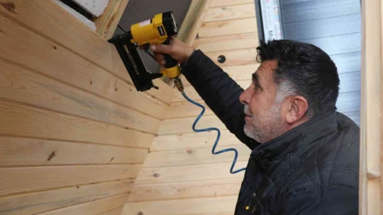 Doğu ve Güneydoğu Anadolu Bölgesinin tek bungalov fabrikasını kurdu, şimdi taleplere yetişemiyor