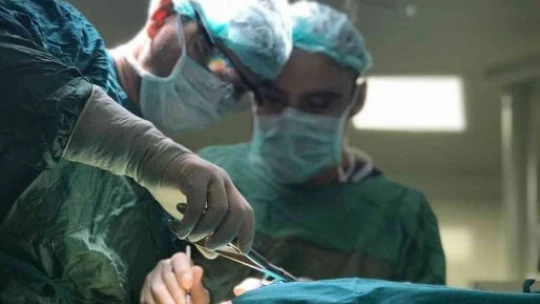 Doktor ve öğrencilerin 'Korosu' şiddete karşı sağlıkçıların sesi oldu