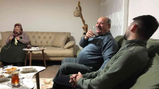 Doktorun tek bir sözü ile 40 yıldır çay ve sigara içmiyor
