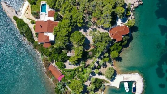 Droncu sınıf öğretmeninin çektiği eşsiz görüntüler hayran bıraktı