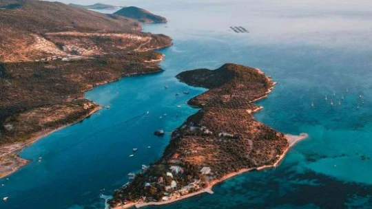 Droncu sınıf öğretmeninin çektiği eşsiz görüntüler hayran bıraktı