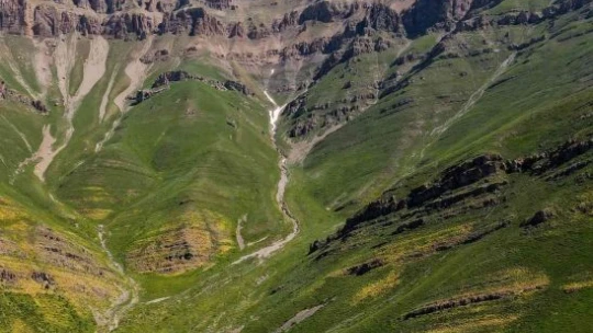 Droncu sınıf öğretmeninin çektiği eşsiz görüntüler hayran bıraktı