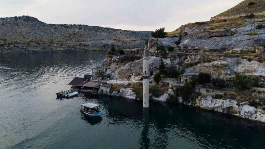 Droncu sınıf öğretmeninin çektiği eşsiz görüntüler hayran bıraktı