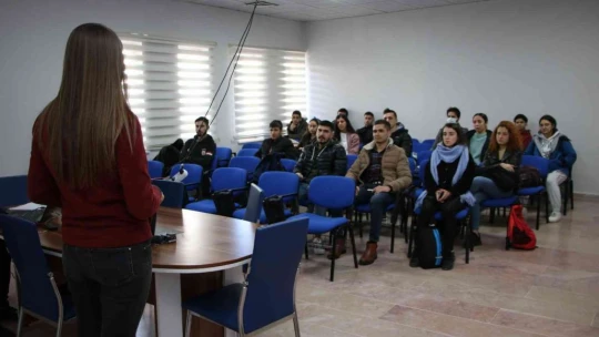 Dünya dalış rekortmeni Birgül Erken, Elazığ'da yetenek avına çıktı