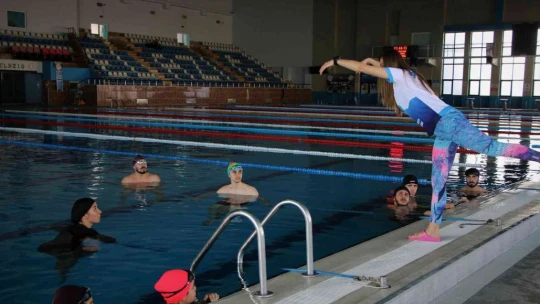 Dünya dalış rekortmeni Birgül Erken, Elazığ'da yetenek avına çıktı