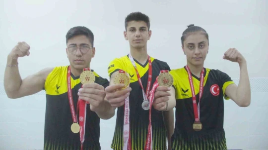 Dünya şampiyonu Emel öğretmen artık öğrencileri için ter döküyor