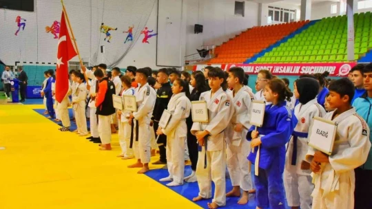 Elazığ 6 bin 552 sporcuyu ağırladı