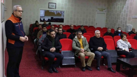 Elazığ Belediyesi çalışanlarına yönelik eğitimler sürüyor