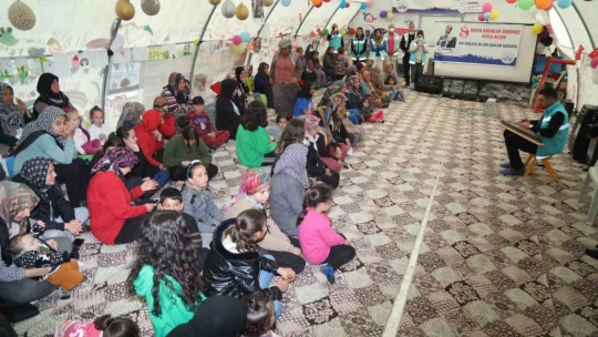 Elazığ Belediyesi depremzede kadınları yalnız bırakmadı