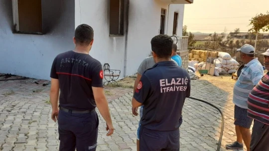 Elazığ Belediyesi itfaiye ekipleri, Manavgat'ta yangına müdahale çalışmalarını sürdürüyor