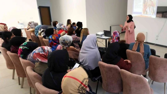Elazığ Belediyesi'nden aile içi iletişim semineri