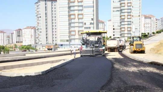 Elazığ Belediyesi Yol Çalışmalarını Sürdürüyor