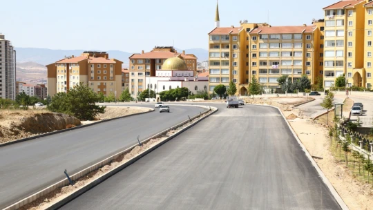 Elazığ Belediyesi Yol Çalışmalarını Sürdürüyor