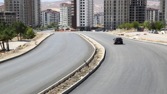 Elazığ Belediyesi Yol Çalışmalarını Sürdürüyor