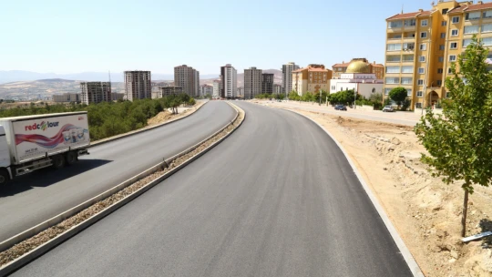 Elazığ Belediyesi Yol Çalışmalarını Sürdürüyor