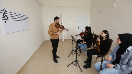 Elazığ Belediyesinden çocuk ve gençlere müzik eğitimi