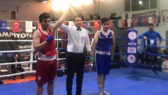 Elazığ Belediyespor'un 3 boksörü çeyrek finalde