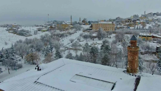 Elazığ beyaza büründü, medeniyetler beşiği Harput'ta kartpostallık görüntüler oluştu