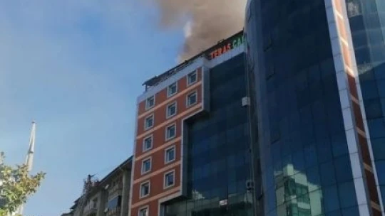 Elazığ'da çatı yangını korkuttu
