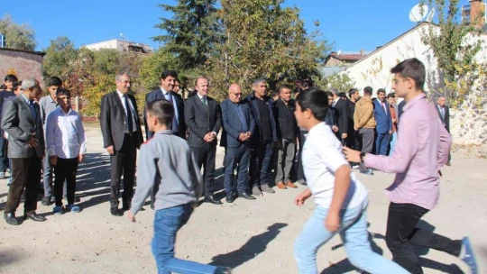 Elazığ'da 'Deprem Anı, Çök Kapan Tutun ve Tahliye' tatbikatı yapıldı