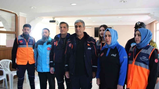 Elazığ'da 'Deprem Anı, Çök Kapan Tutun ve Tahliye' tatbikatı yapıldı